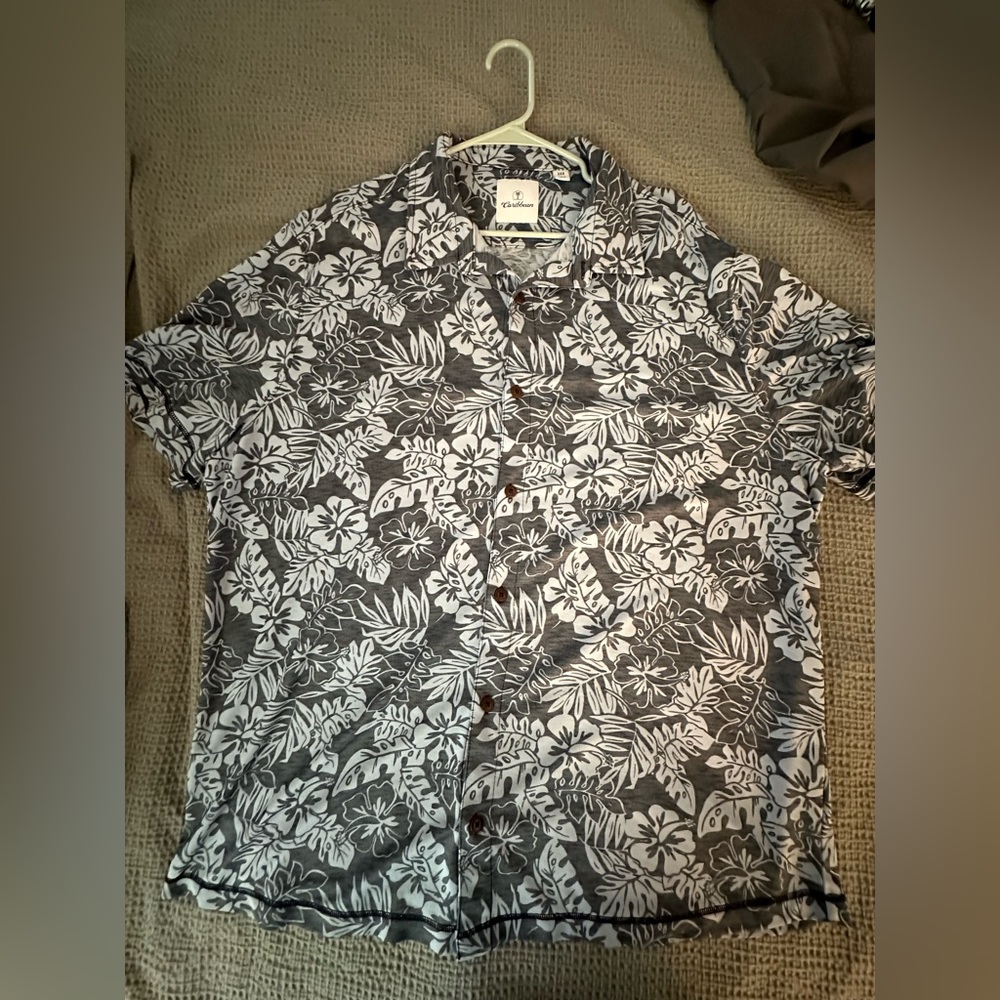 2XL Men’s Tropical Button Down Tee NWOT